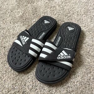 Adidas • Slides